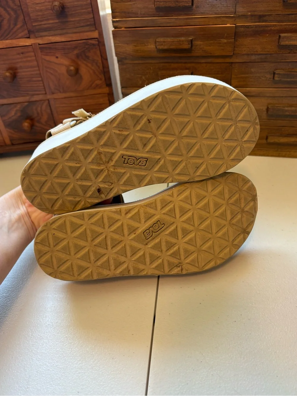 TEVA WOMEN'S FLATFORM UNIVERSAL SANDAL LARK SIZE 6